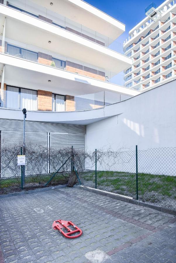 Apartment Promenada Z Tarasem I Parkingiem - Na Wyspie Swinoujscie